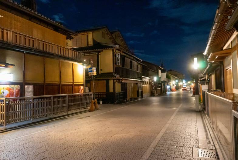 【京都夜遊一日遊】嵐山＆伏見稻荷大社＆祇園｜含頂級和牛神戶牛涮涮鍋｜大阪出發