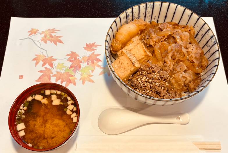 【日本 一人成團系列】京都奈良經典一日遊：金閣寺、嵐山、伏見稻荷、奈良公園｜含特製神戶牛壽喜燒丼｜大阪出發