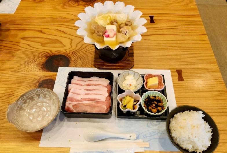 【京阪一日遊】含美味豬肉涮涮鍋午餐＆京都抹茶體驗｜勝尾寺、清水寺、嵐山｜大阪難波・梅田出發