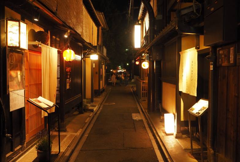 【京都夜遊一日遊】嵐山＆伏見稻荷大社＆祇園｜含頂級和牛神戶牛涮涮鍋｜大阪出發