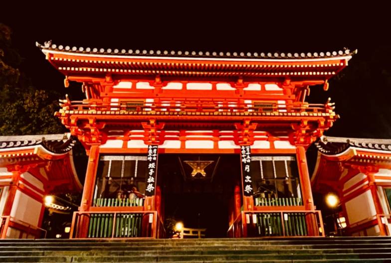 【京都夜遊一日遊】嵐山＆伏見稻荷大社＆祇園｜含頂級和牛神戶牛涮涮鍋｜大阪出發